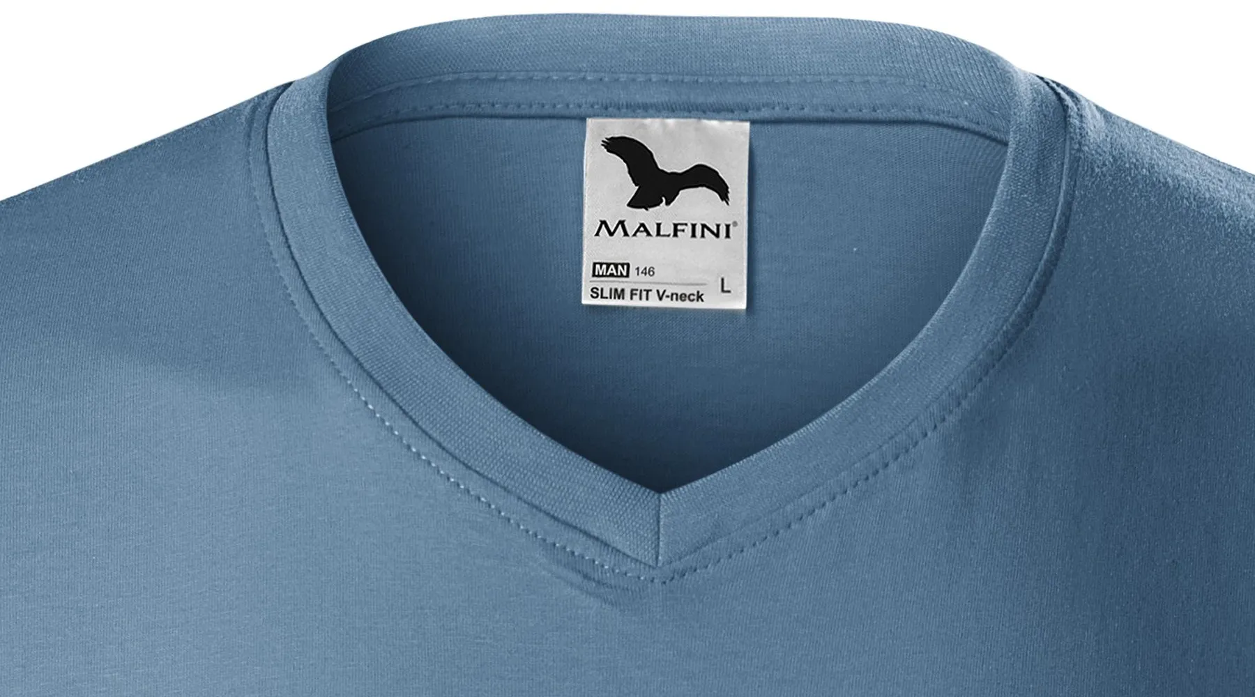 Мъжка прилепнала тениска - V-образно деколте