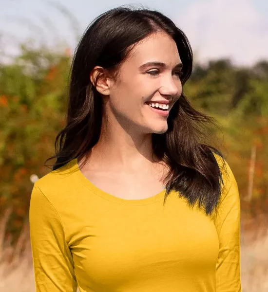 Дамска тениска с дълъг ръкав - По-дълбоко кръгло деколте