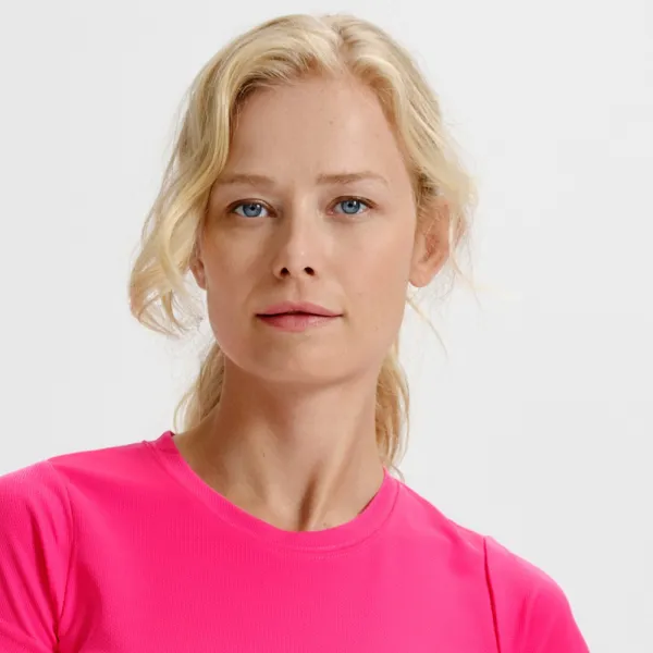 Дамска спортна тениска - Класическо кръгло деколте