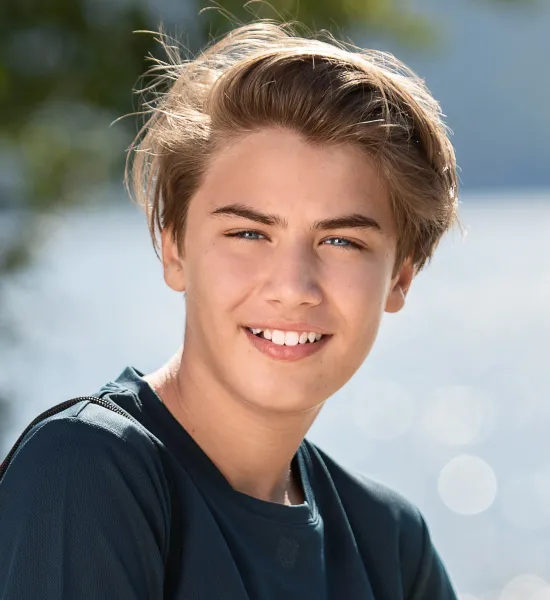 Спортна тениска за деца - Интересна асиметрична яка