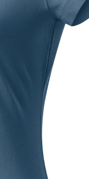 Дамска приталена тениска с V-образно деколте - Разкроена със странични шевове