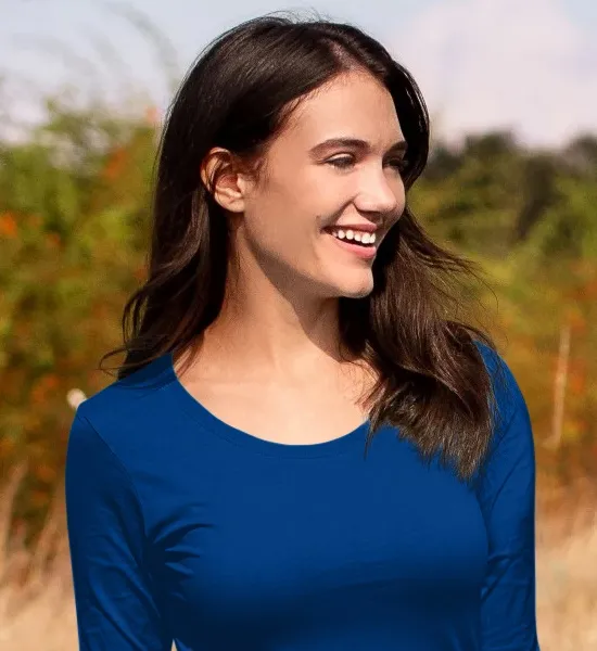 Дамска тениска с дълъг ръкав - По-дълбоко кръгло деколте