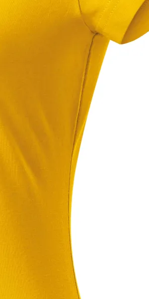 Дамска приталена тениска с V-образно деколте - Разкроена със странични шевове