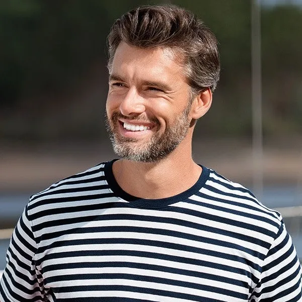 Тениска в морски стил - Класическо кръгло деколте