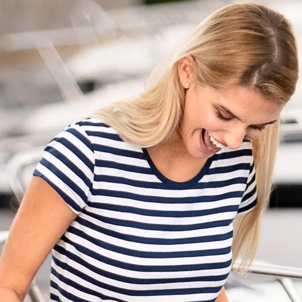 Дамска морска тениска - По-дълбоко кръгло деколте