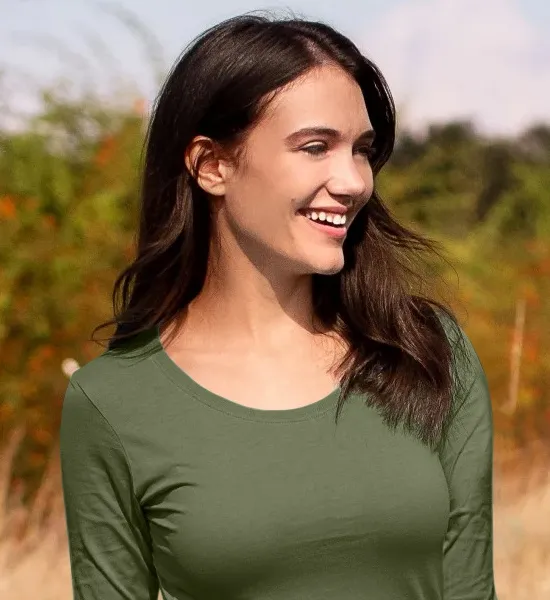 Дамска тениска с дълъг ръкав - По-дълбоко кръгло деколте