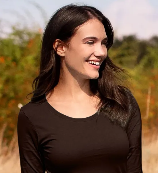 Дамска тениска с дълъг ръкав - По-дълбоко кръгло деколте