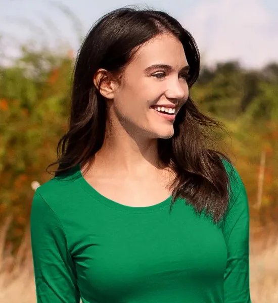 Дамска тениска с дълъг ръкав - По-дълбоко кръгло деколте