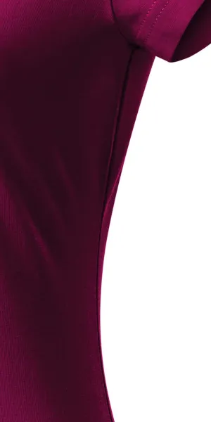 Дамска приталена тениска с V-образно деколте - Разкроена със странични шевове